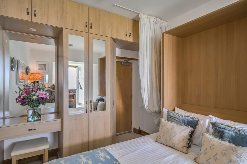 Bed, Bedroom, wardrobe