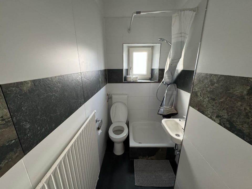 Toilet, Bathroom