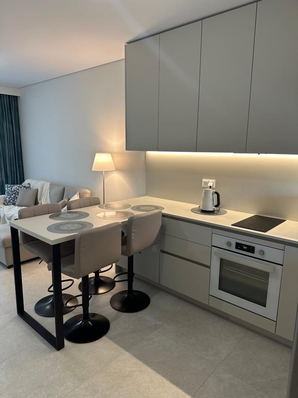 Kitchen or kitchenette, Dining area, stove