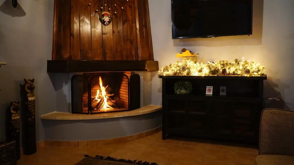 Living room, fireplace