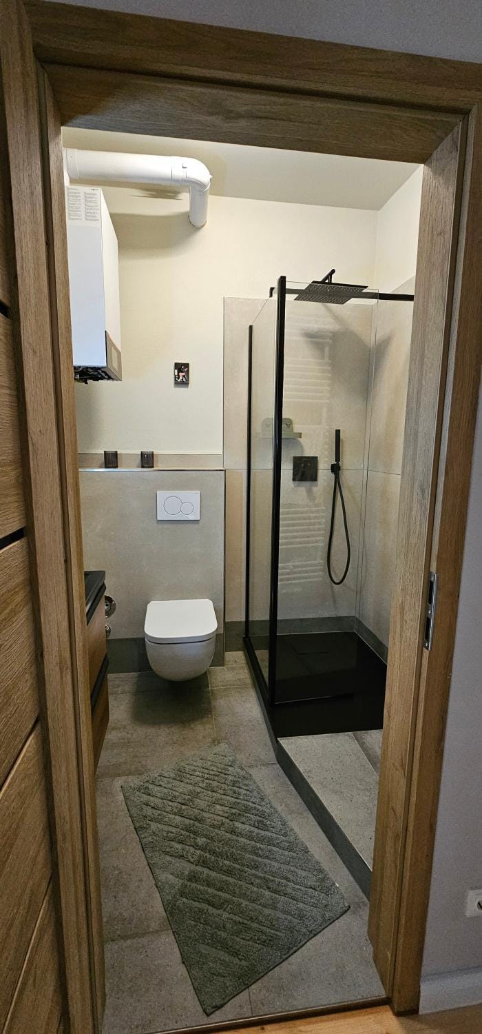 Shower, Toilet, Bathroom