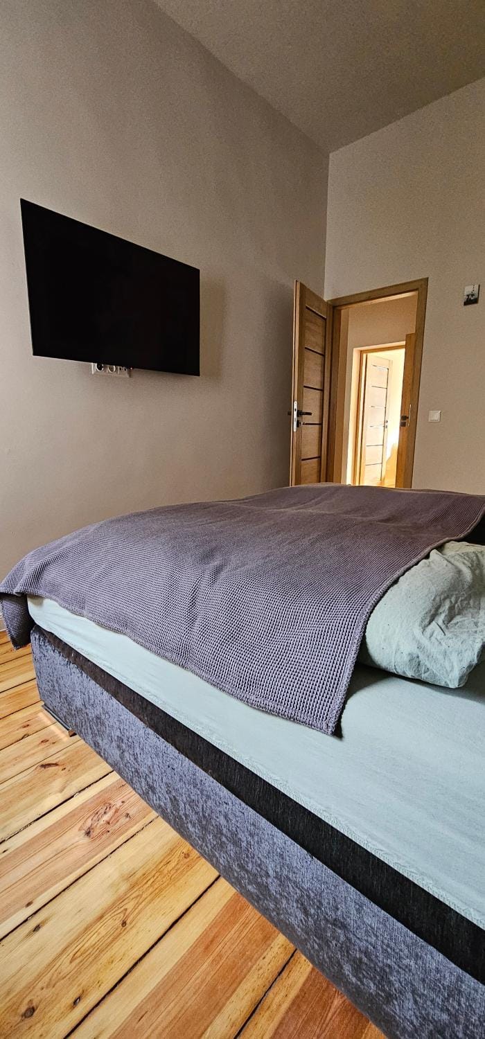 Bed, Photo of the whole room, Evening entertainment, Bedroom