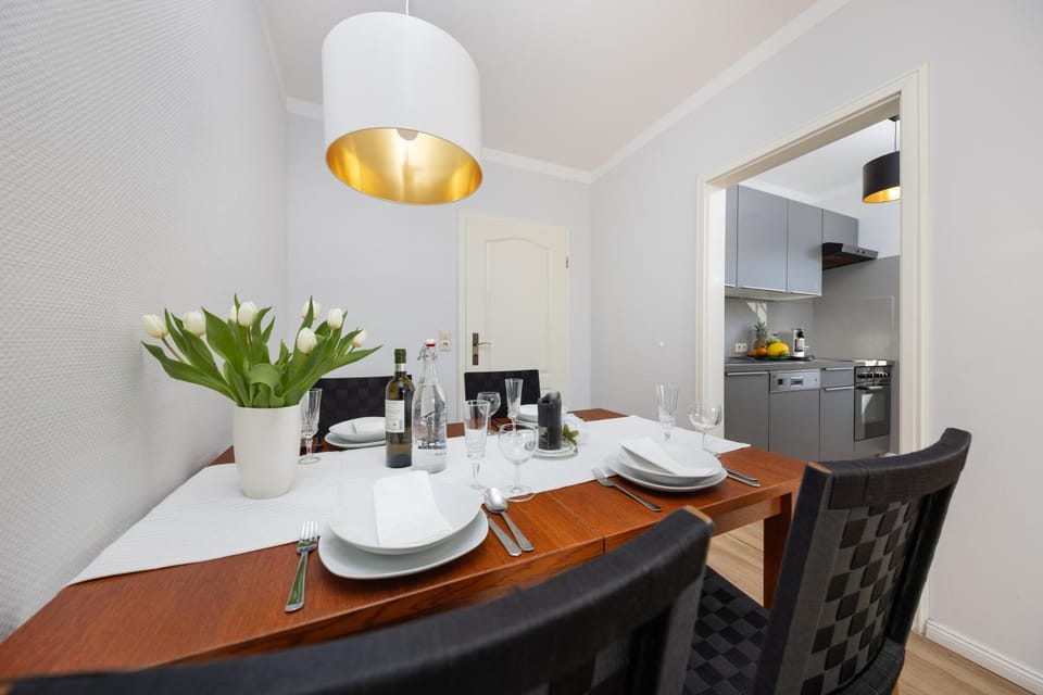 Dining area, kitchen