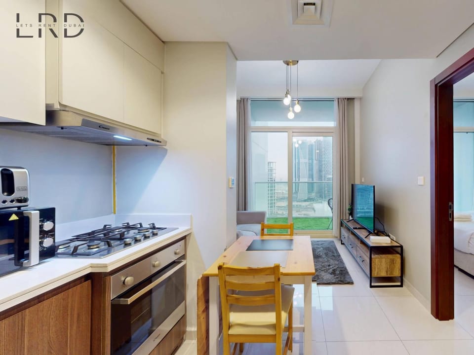 Elegant 1BR with Stunning Canal Views Apartment in Dubai
