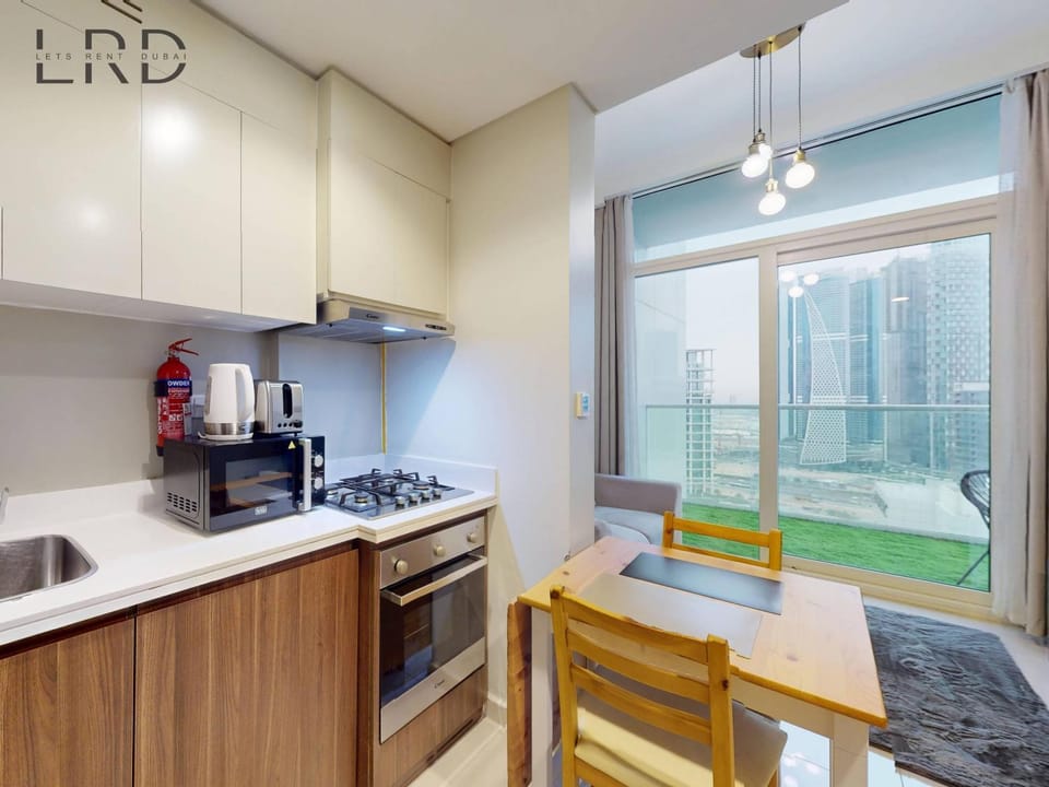 Elegant 1BR with Stunning Canal Views Apartment in Dubai