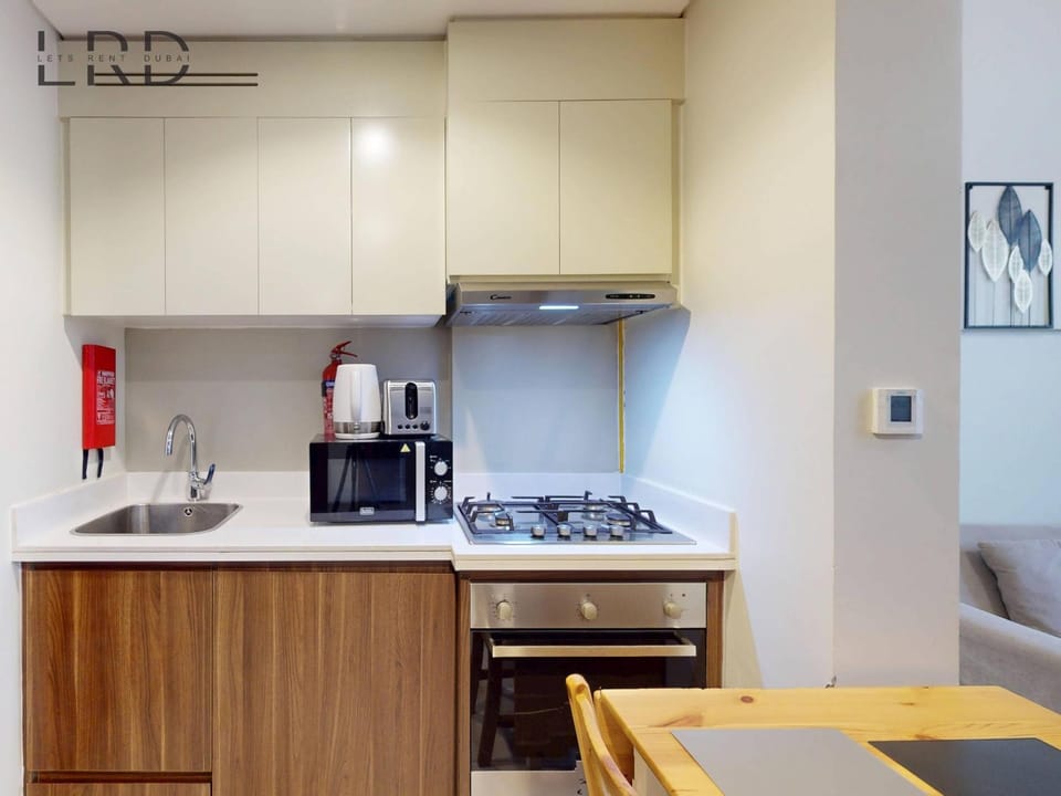 Elegant 1BR with Stunning Canal Views Apartment in Dubai