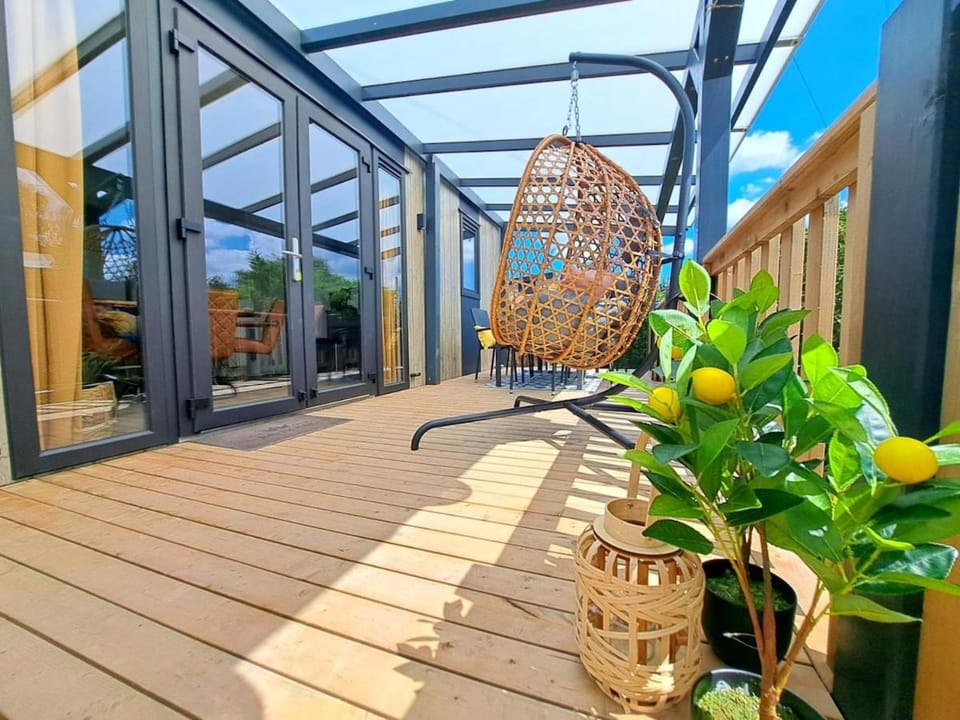 Garden, Balcony/Terrace