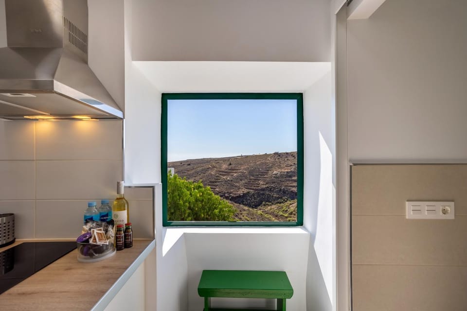Kitchen or kitchenette, Mountain view, stove, kitchen