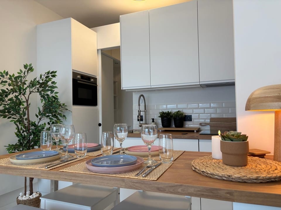 Kitchen or kitchenette, kitchen