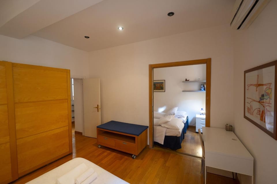 Bed, Photo of the whole room, Bedroom, wardrobe