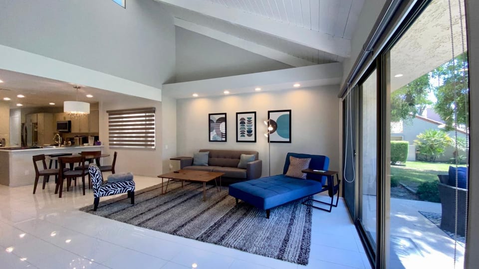 40 - LOVE 2 ensuite bedrooms completely renovated great view-managed by Greenday 24777 House in Rancho Mirage