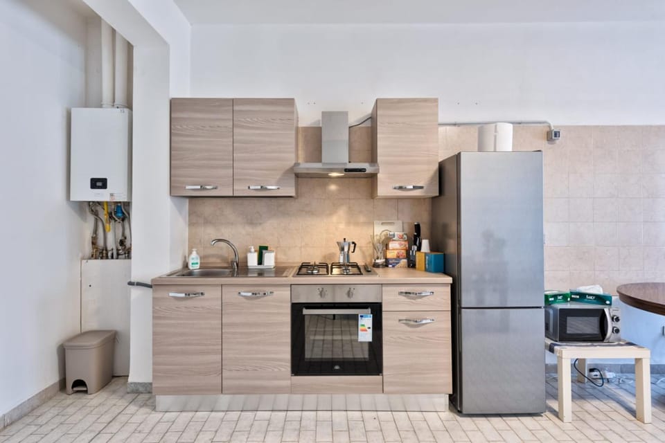 Kitchen or kitchenette, oven