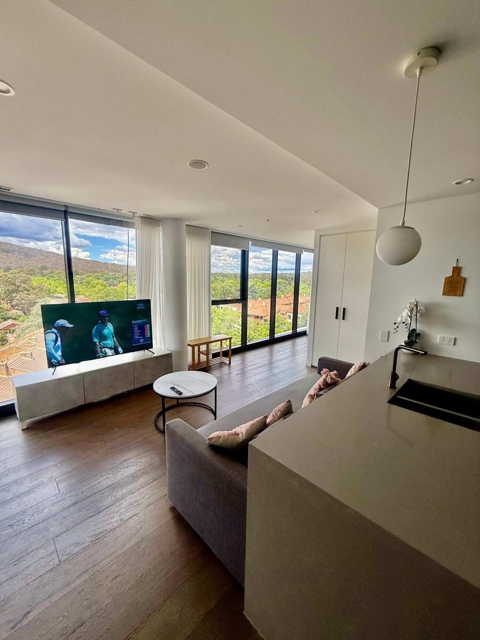 2BR-2BR-2Cars -CBD-Pool-sleeps 6 Apartment in Canberra