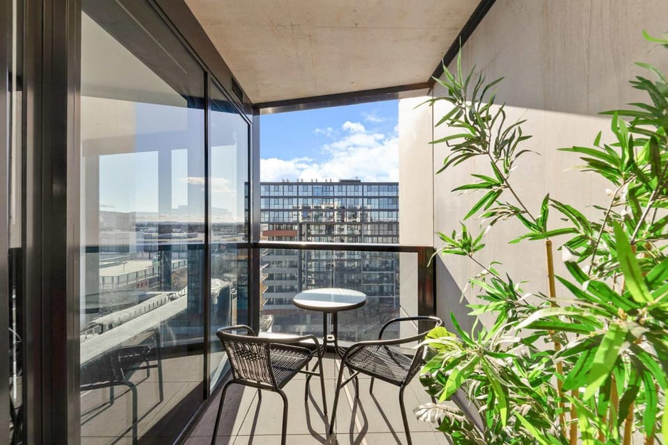 1BR-1BR-1Car-Sleeps 4-Pool-CBD Apartment in Canberra