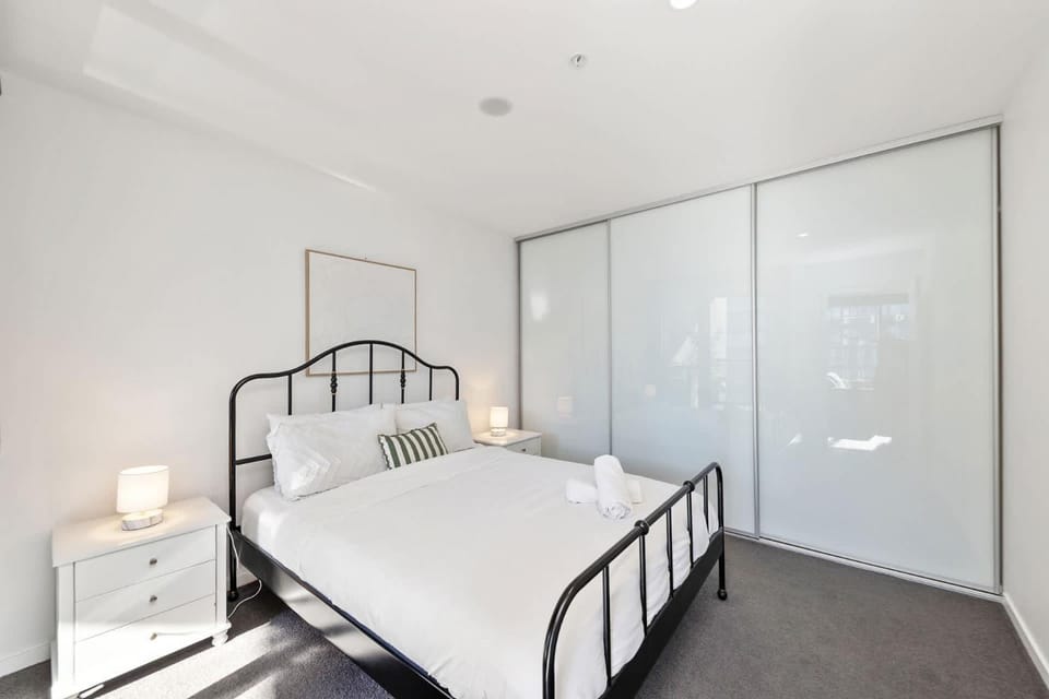 1BR-1BR-1Car-Sleeps 4-Pool-CBD Apartment in Canberra
