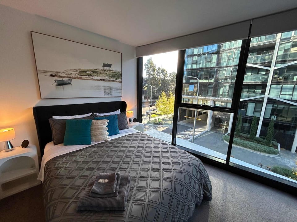 2BR-2BR-1Car-CBD-Pool-Shopping Apartment in Canberra