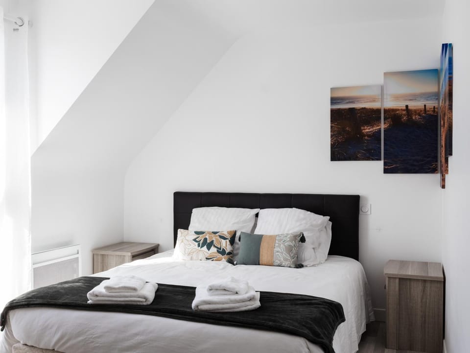 Living room, Bedroom