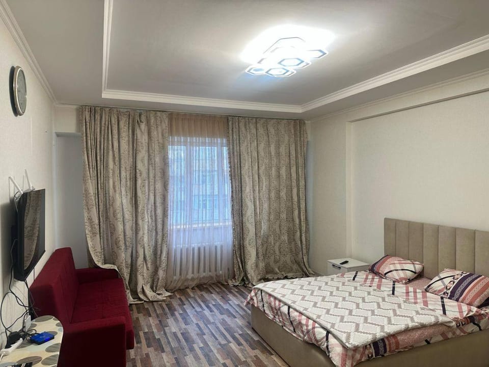 Bed, TV and multimedia, Bedroom