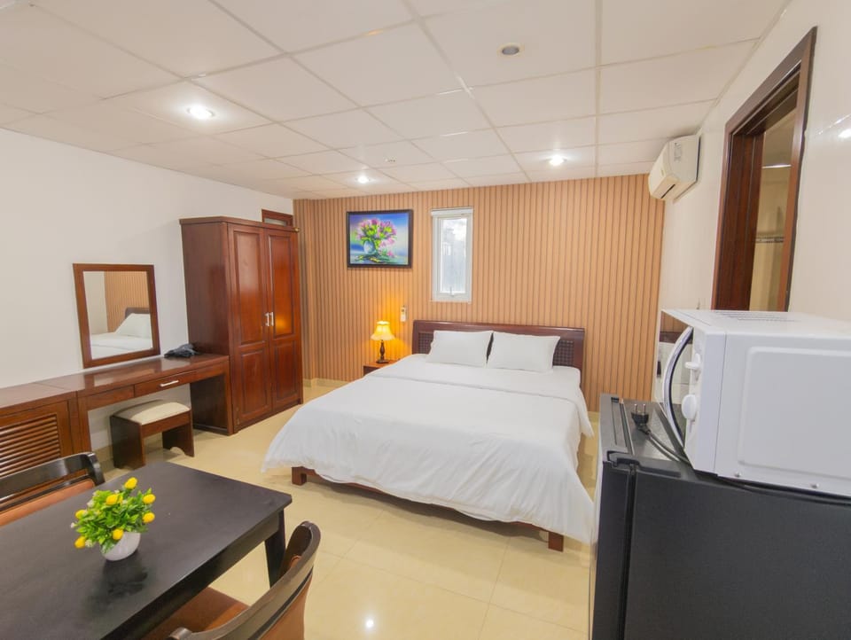 Communal lounge/ TV room, Bed, Living room, Photo of the whole room, Seating area, Bedroom, wardrobe, air conditioner