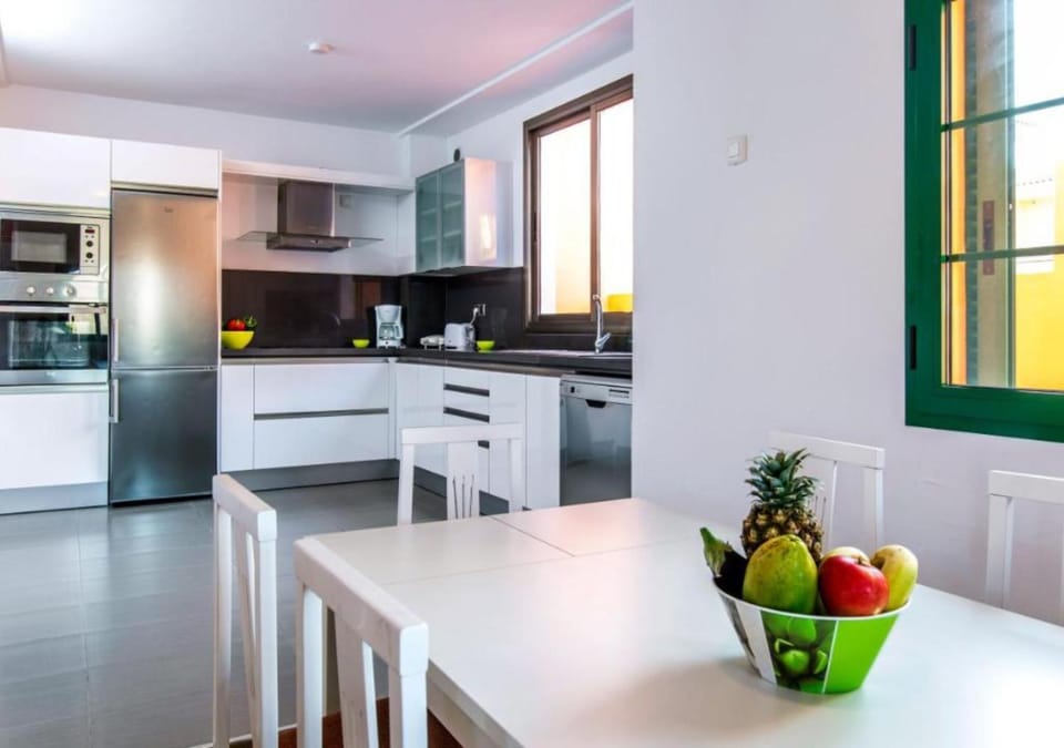 Kitchen or kitchenette, Dining area, dishwasher, stove, kitchen