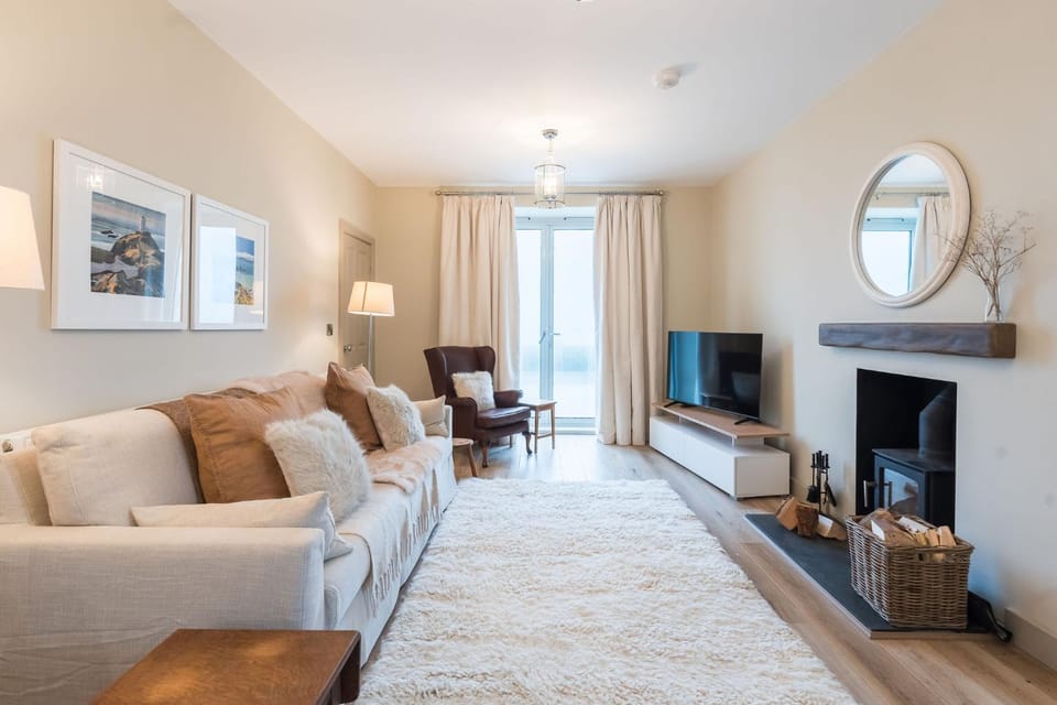 Mor Awel by Birch Stays New Home House in Cylch-y-Garn