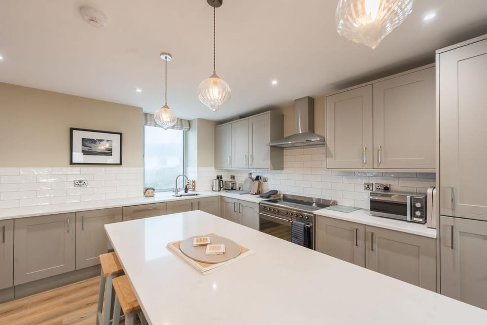Mor Awel by Birch Stays New Home House in Cylch-y-Garn