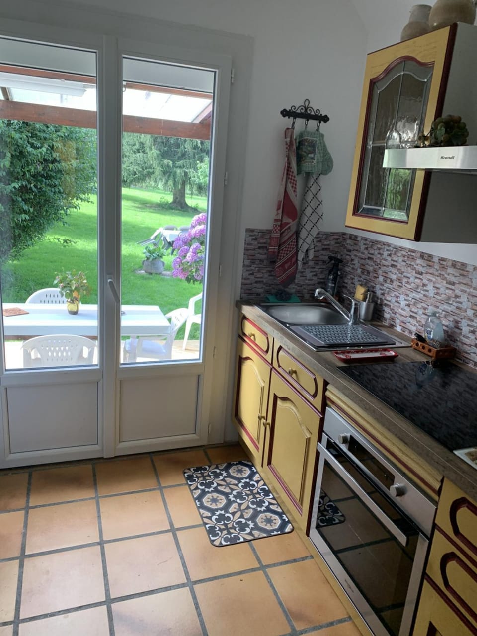 Garden, Kitchen or kitchenette, stove