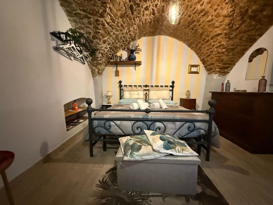 WH - Casa Nina's - Mono Centro Apartment in Sanremo