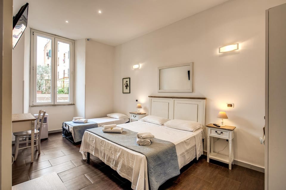 GuestHouse o Affittacamere La civetta di Trastevere Bed and Breakfast in Rome