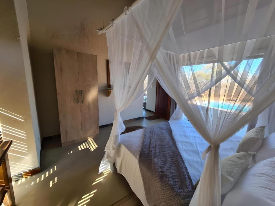 Bedroom, Pool view