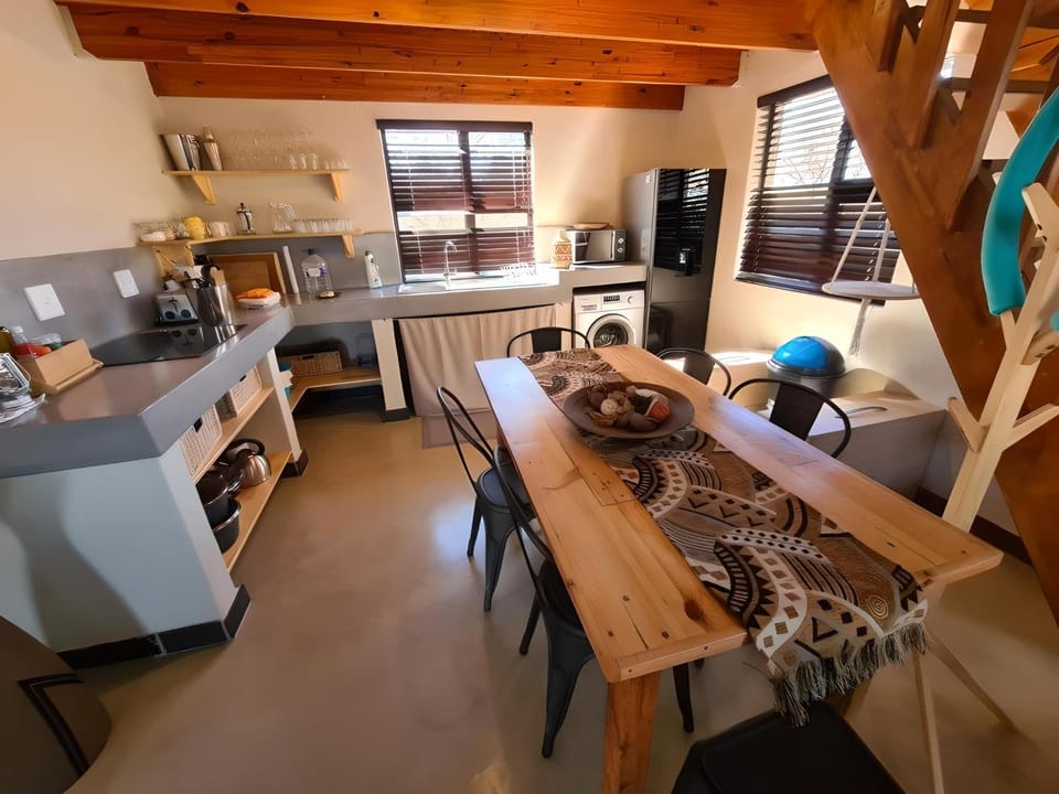 Dining area, kitchen