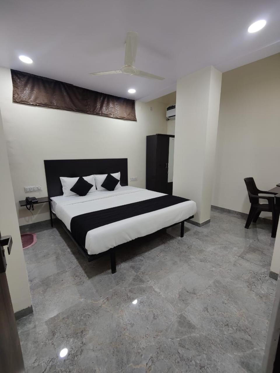 Star light Hotel in Maharashtra