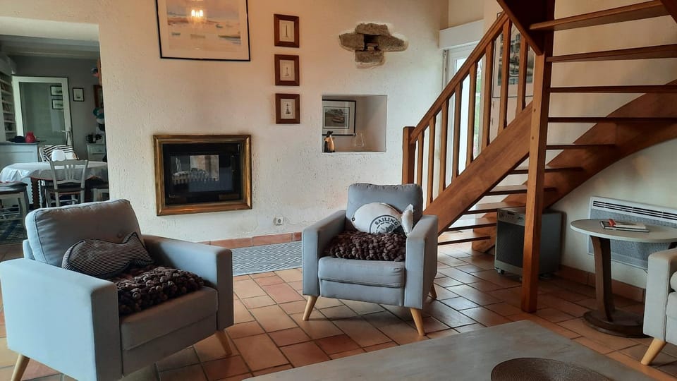 Communal lounge/ TV room, Living room