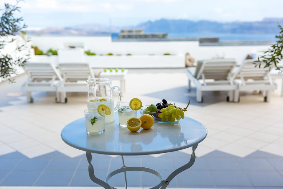Balcony/Terrace, Food and drinks