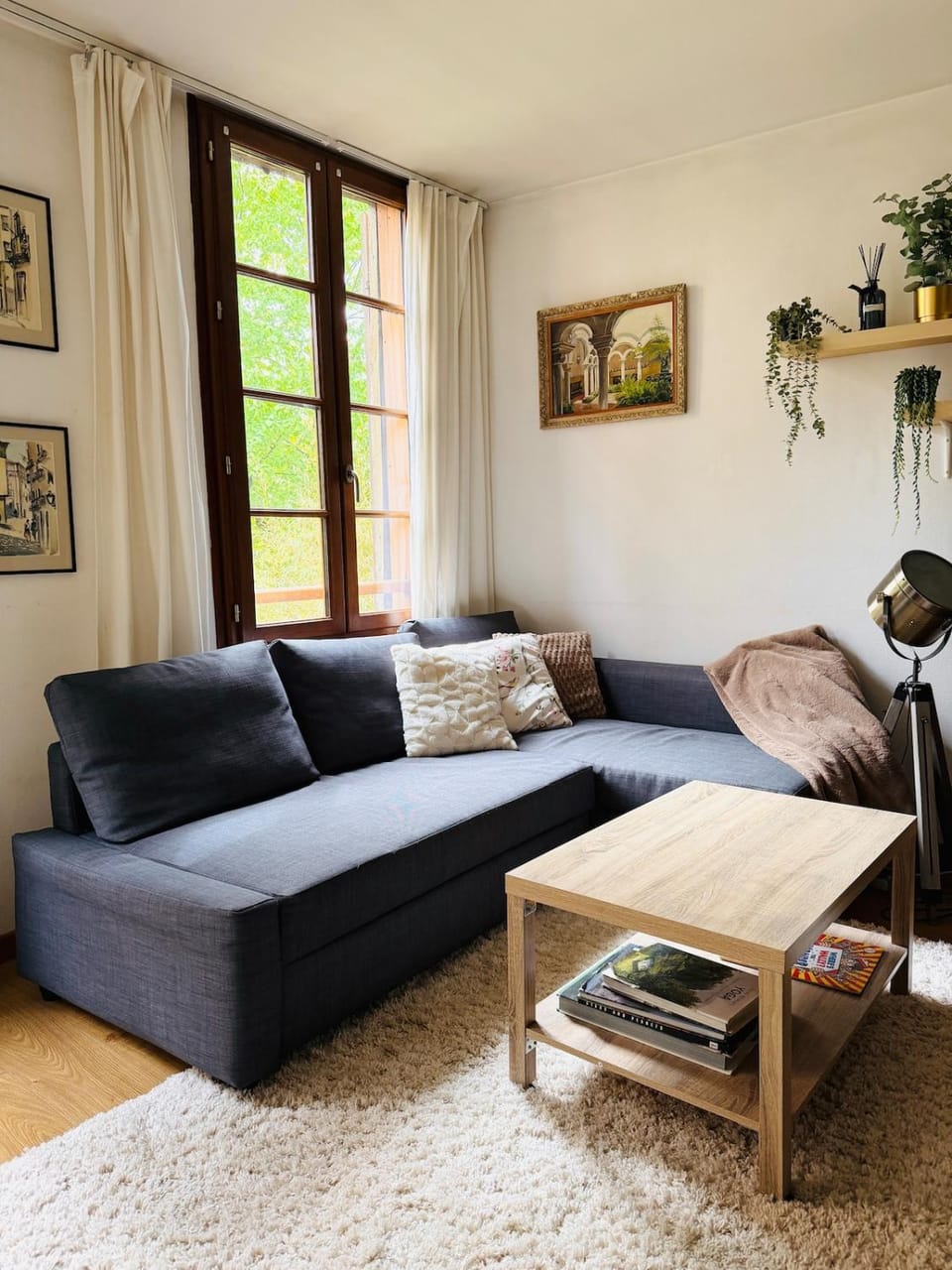 Living room, Seating area