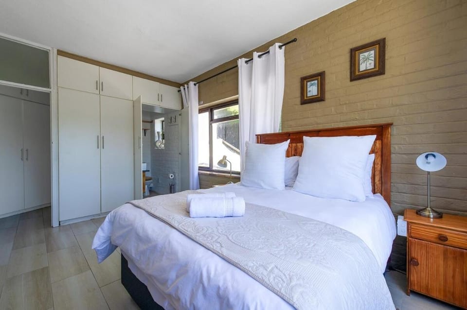 Zundorf - 4 Sleeper, Wilderness Apartment in Western Cape