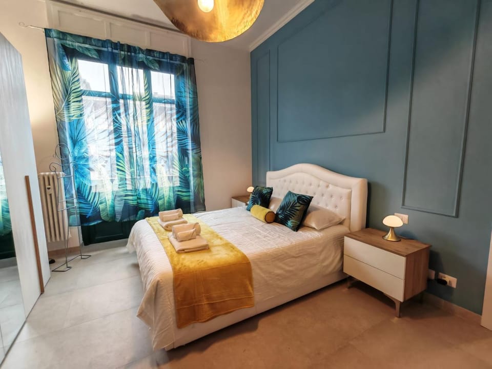 Bed, Bedroom, locker