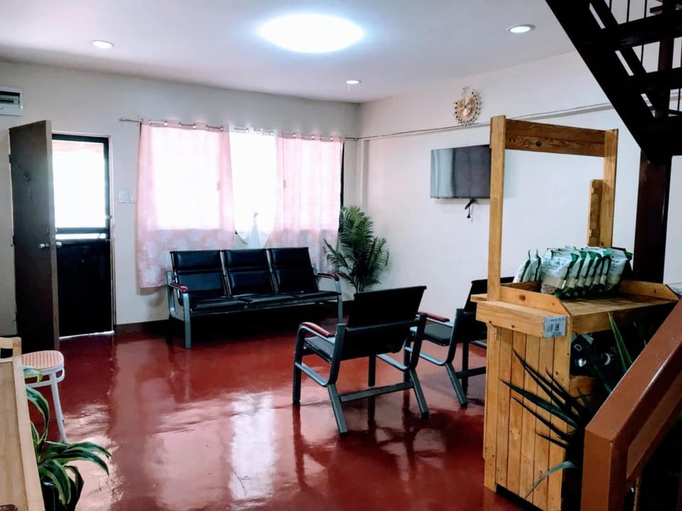 M3 Spacious Family Apartment Transient House 10pax near SPMC and SM Lanang Vacation rental in Davao City