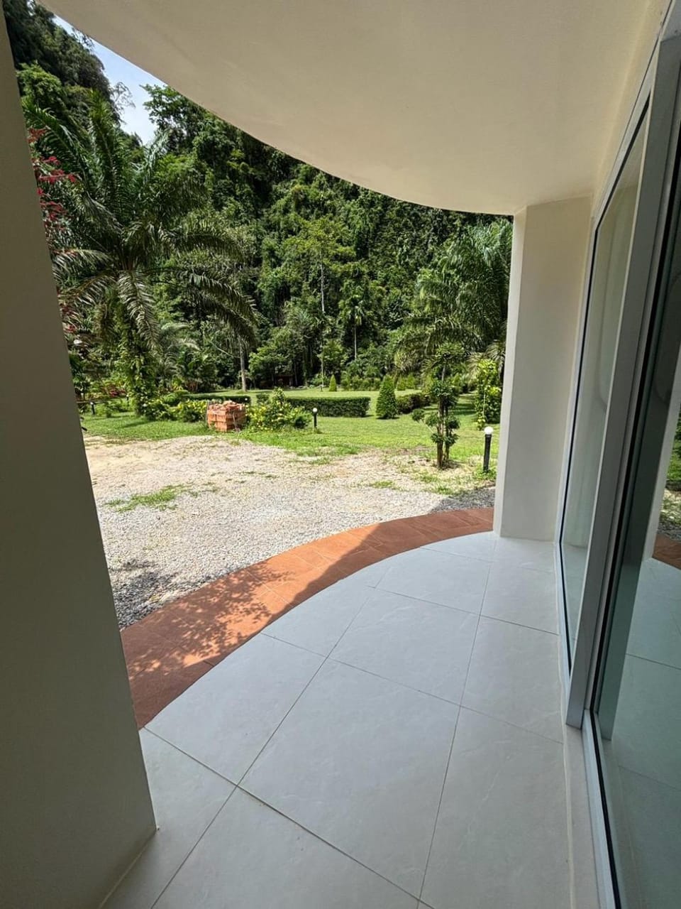 Day, Garden view