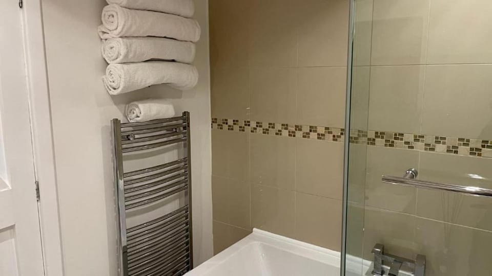Shower, Bathroom, towels
