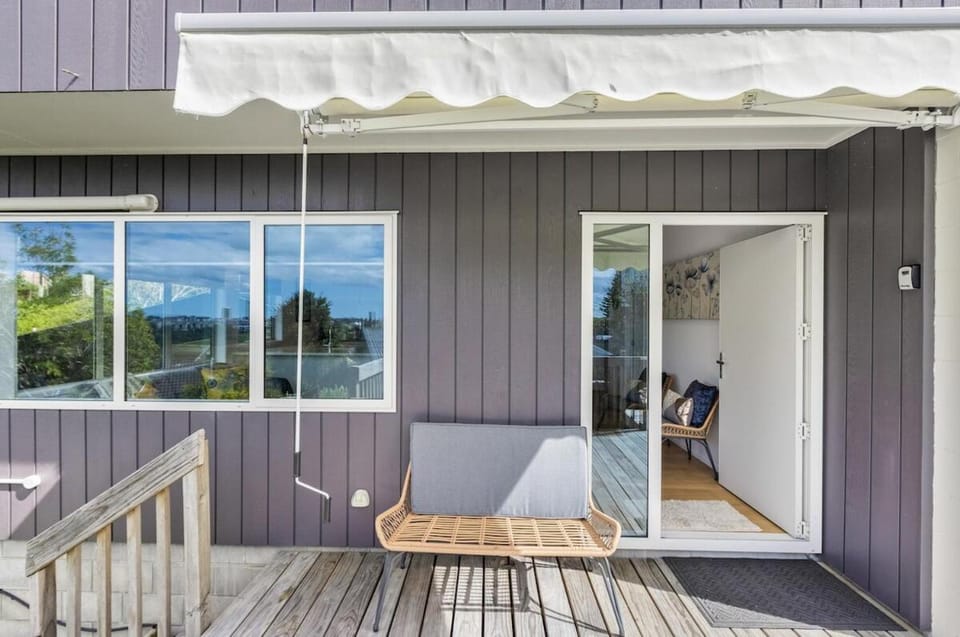 Sensational Rest House in Auckland