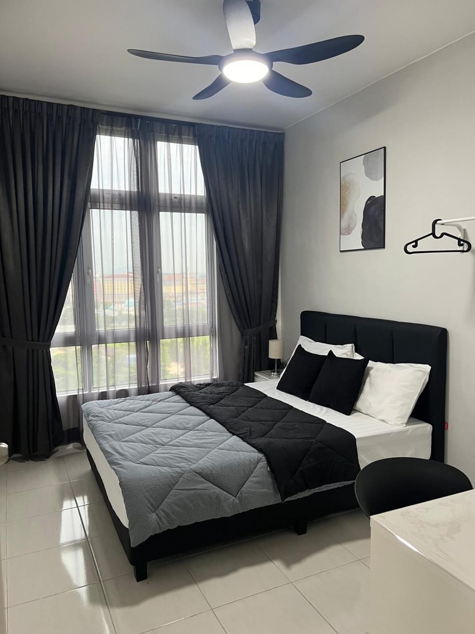 Bed, Photo of the whole room, Bedroom