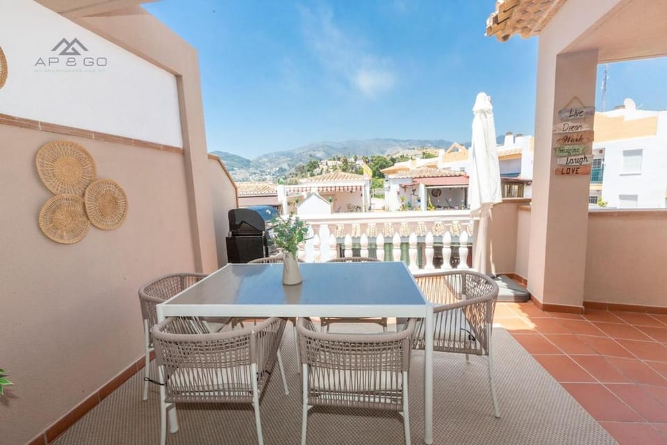 Fuerte Penthouse Great Location Apartment in La Herradura