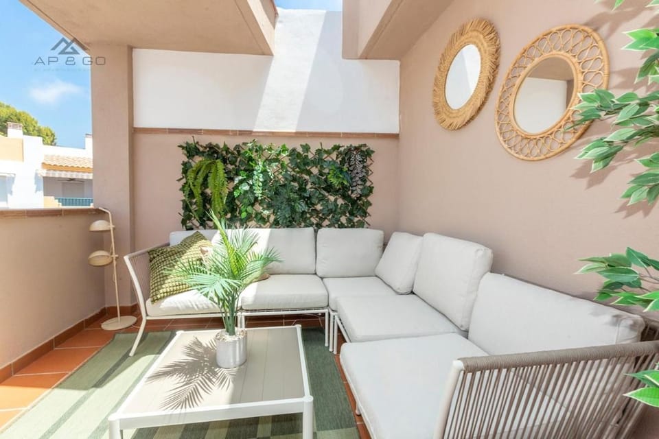 Fuerte Penthouse Great Location Apartment in La Herradura