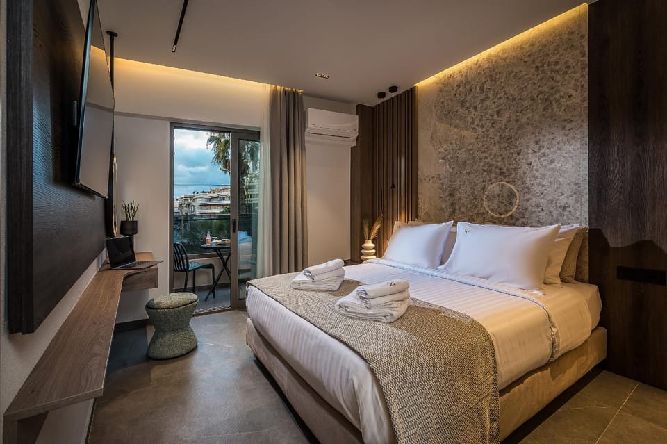 Bed, TV and multimedia, Coffee/tea facilities, Balcony/Terrace, Kitchen or kitchenette, Photo of the whole room, Bedroom, Location, air conditioner