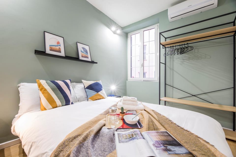 Bed, Photo of the whole room, Bedroom, wardrobe