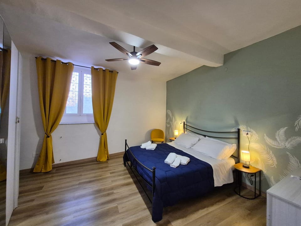 Bed, Photo of the whole room, Bedroom, fireplace, furniture