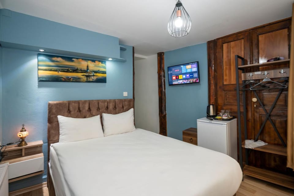 Bed, TV and multimedia, Photo of the whole room, Bedroom, air conditioner