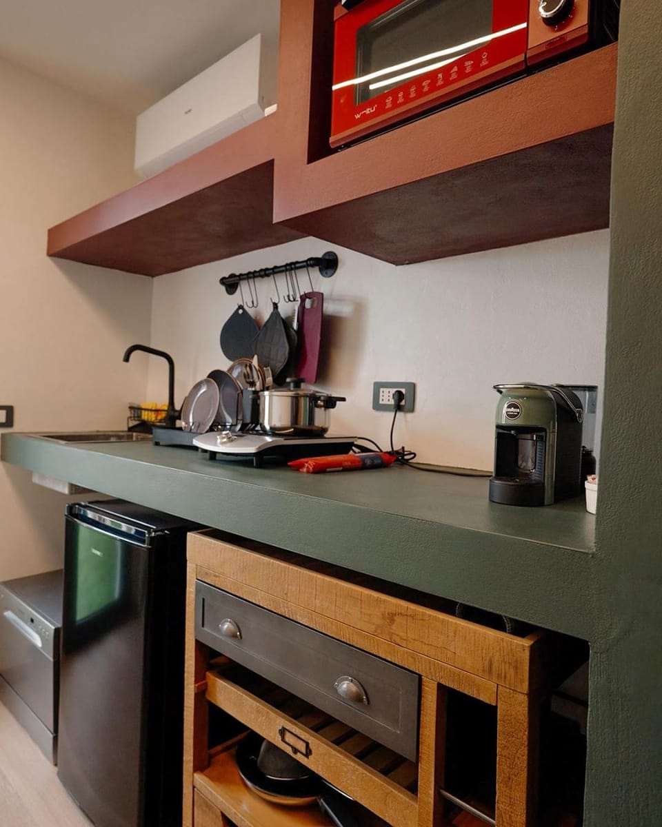 Kitchen or kitchenette