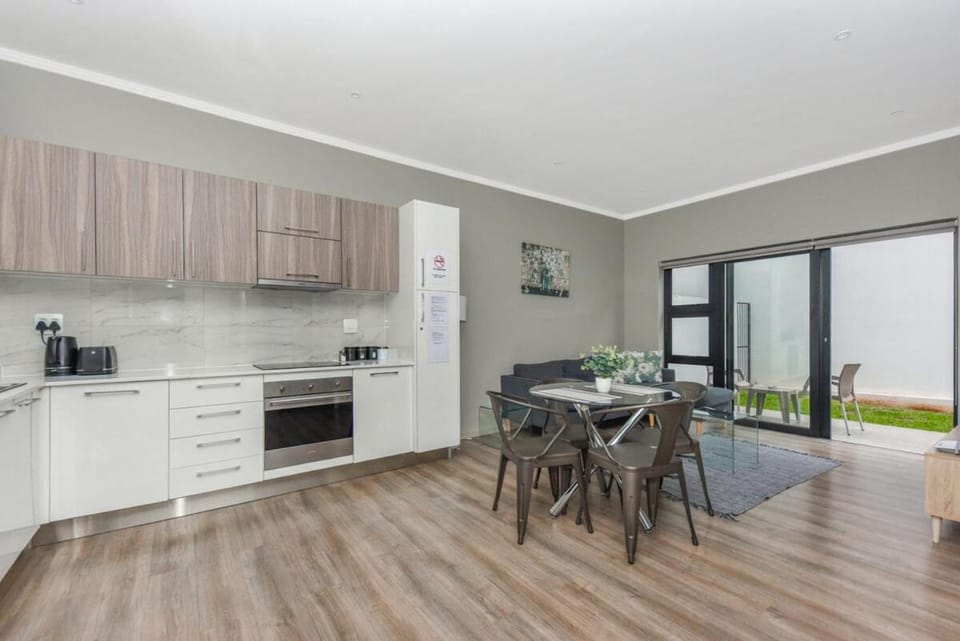 Kitchen or kitchenette, oven, toaster